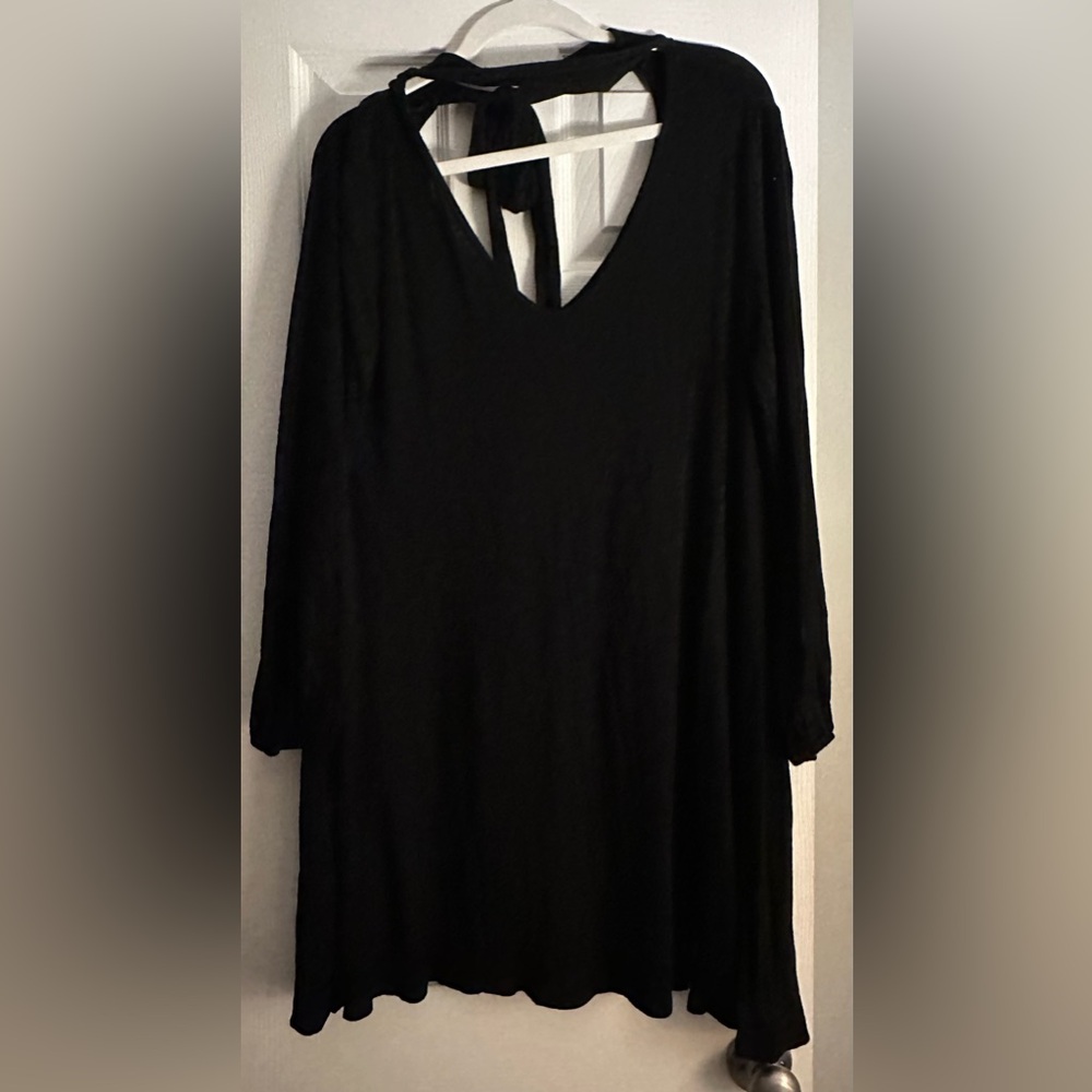 Tie Neck Flowy Black Dress